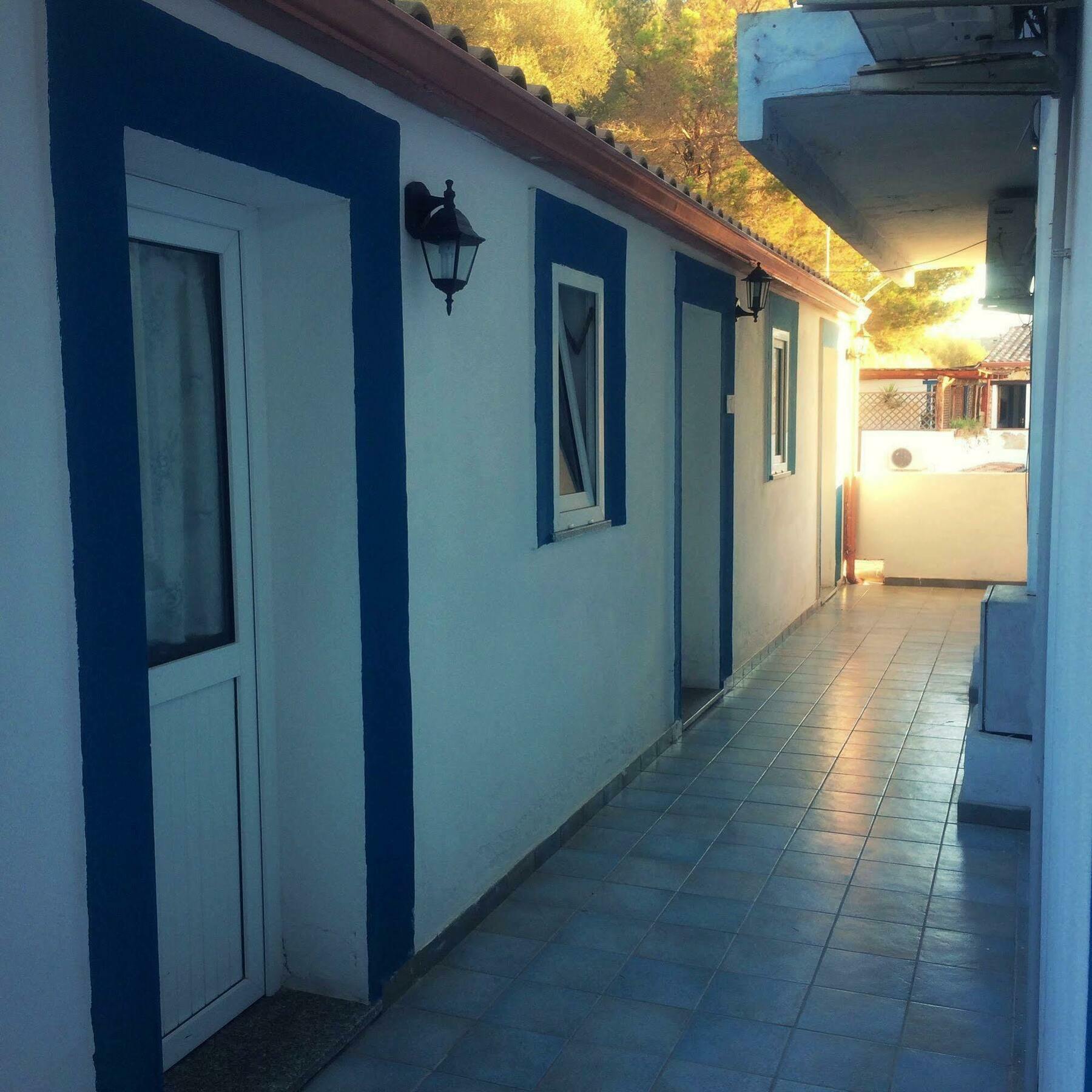 En Ville Bed And Breakfast Gonnesa Bagian luar foto